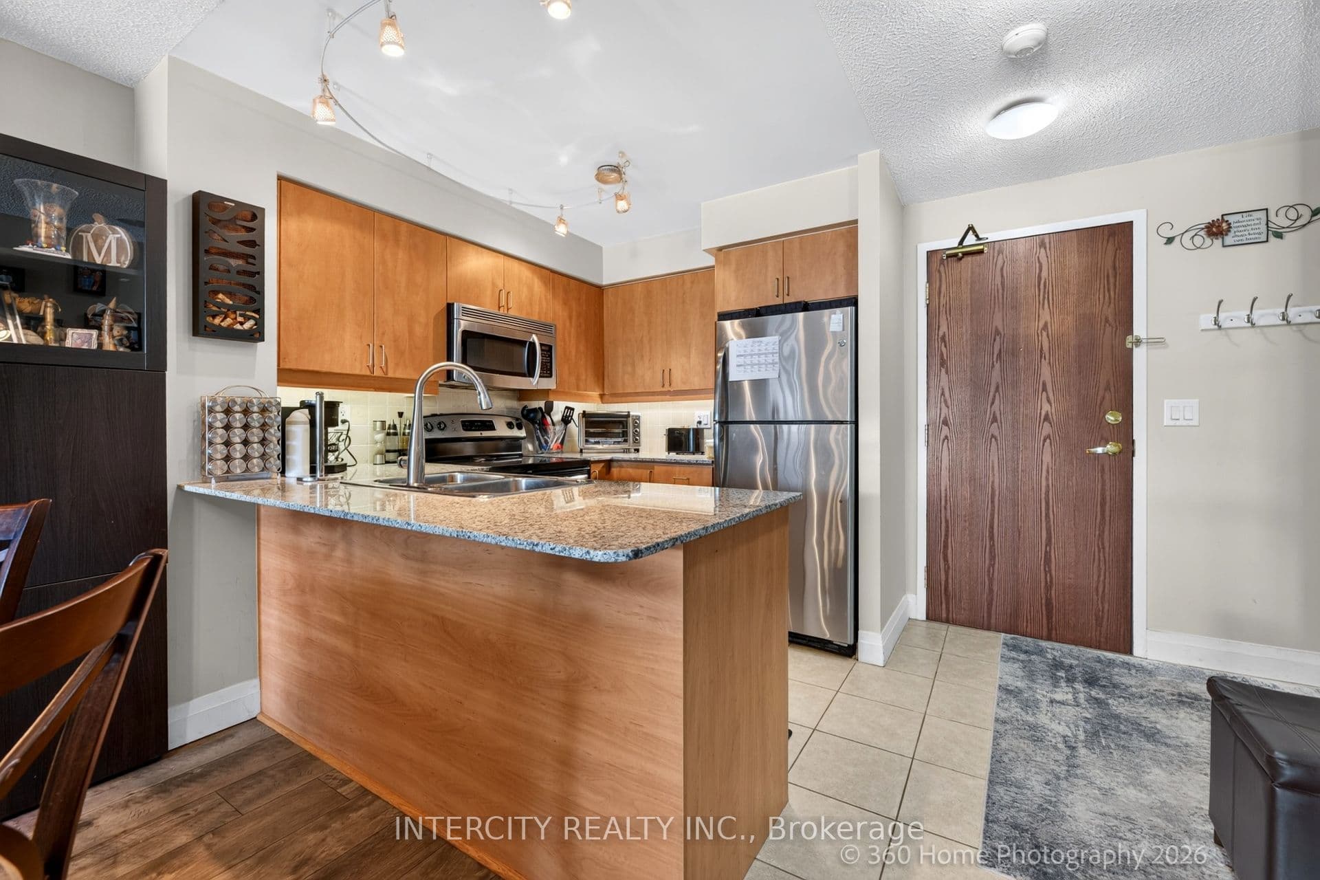 185 Oneida Crescent PH08, Richmond Hill, ON L4B 0B1