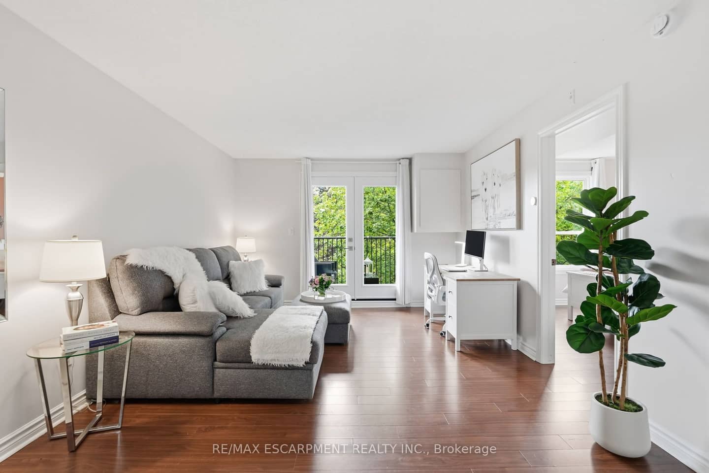 2030 Cleaver Avenue 322, Burlington, ON L7M 4C3