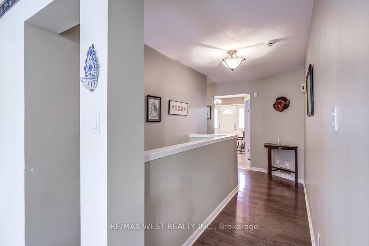 170 Newton Drive, Toronto, ON M2M 2N7