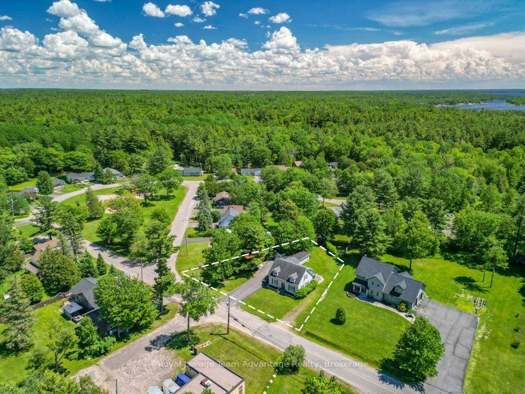 1 Glenrock Road, McDougall, ON P0G 1G0
