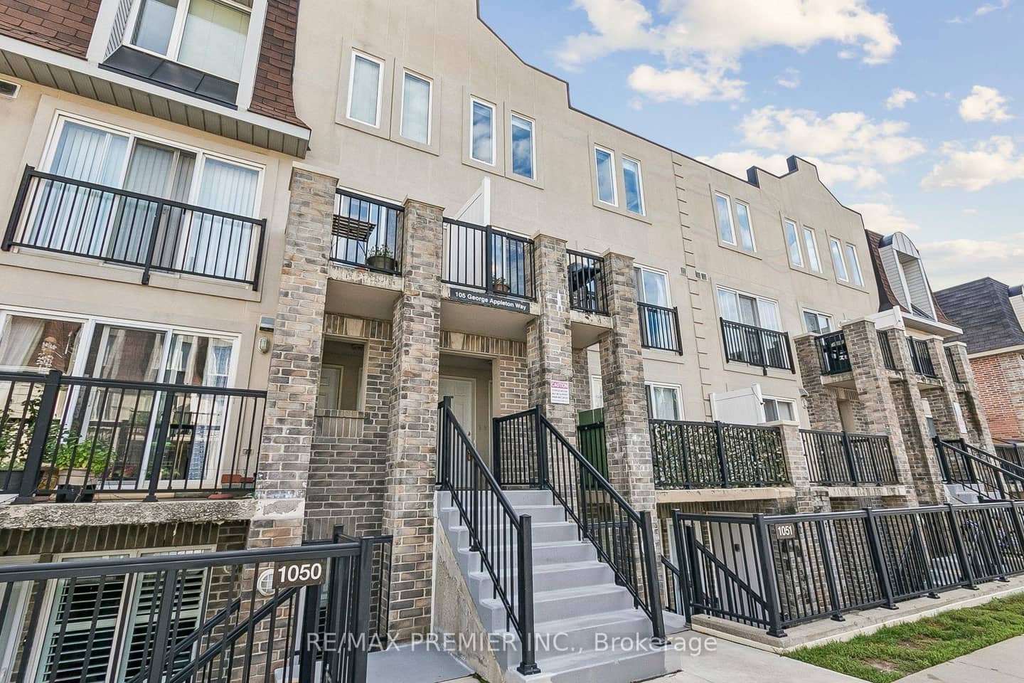 105 George Appleton Way 2152, Toronto, ON M3M 0A2