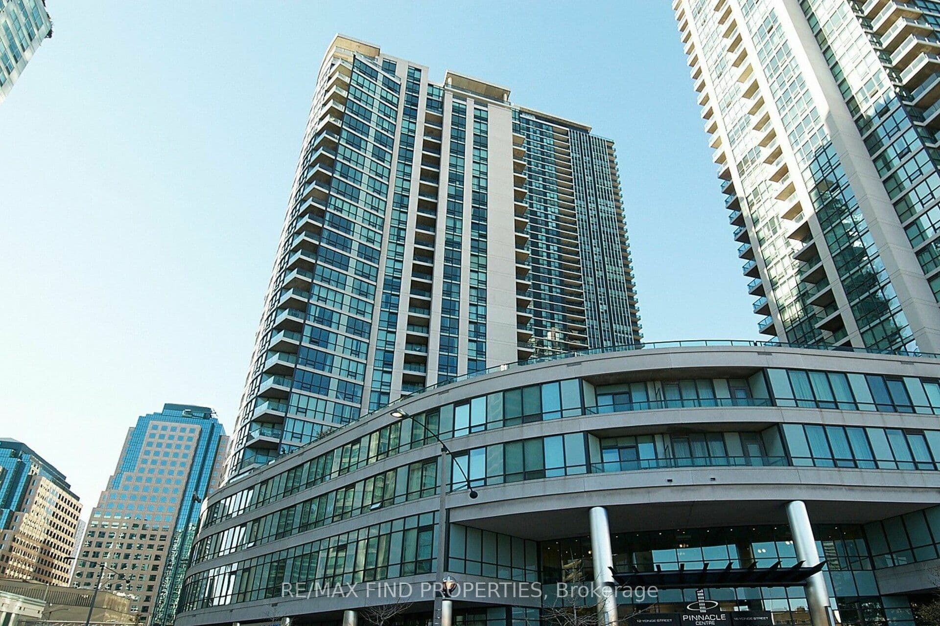 12 Yonge Street 1505, Toronto, ON M5E 1Z9