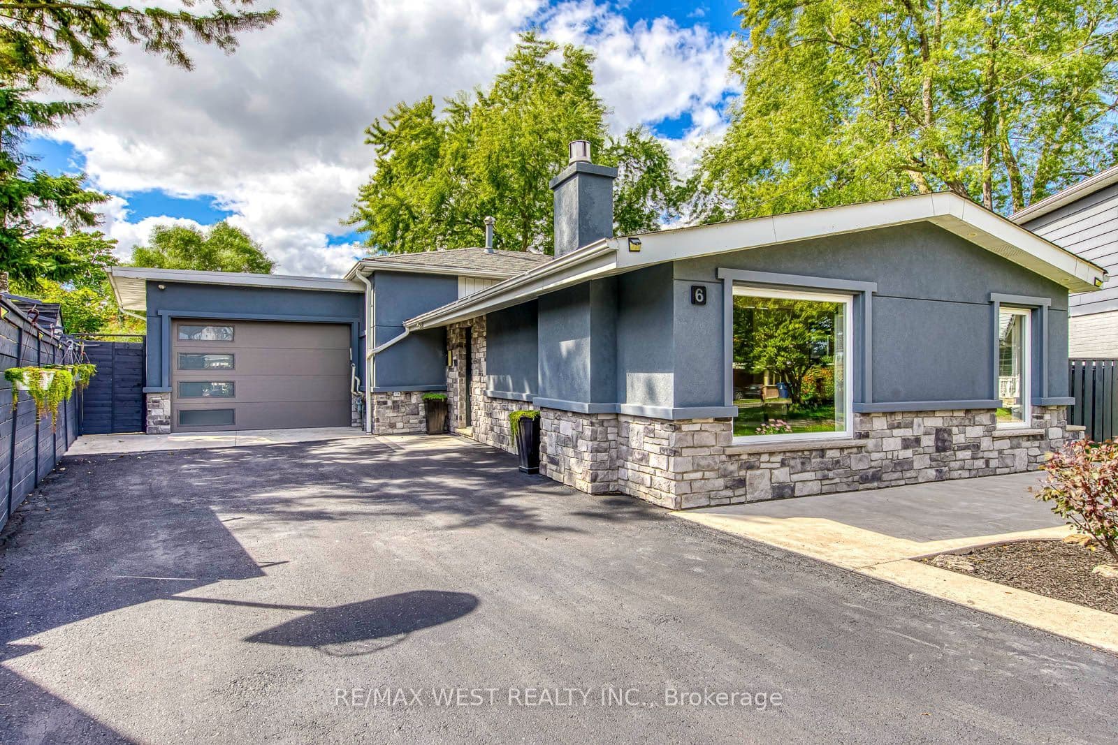 6 Millview Court, Toronto, ON M9W 3K7