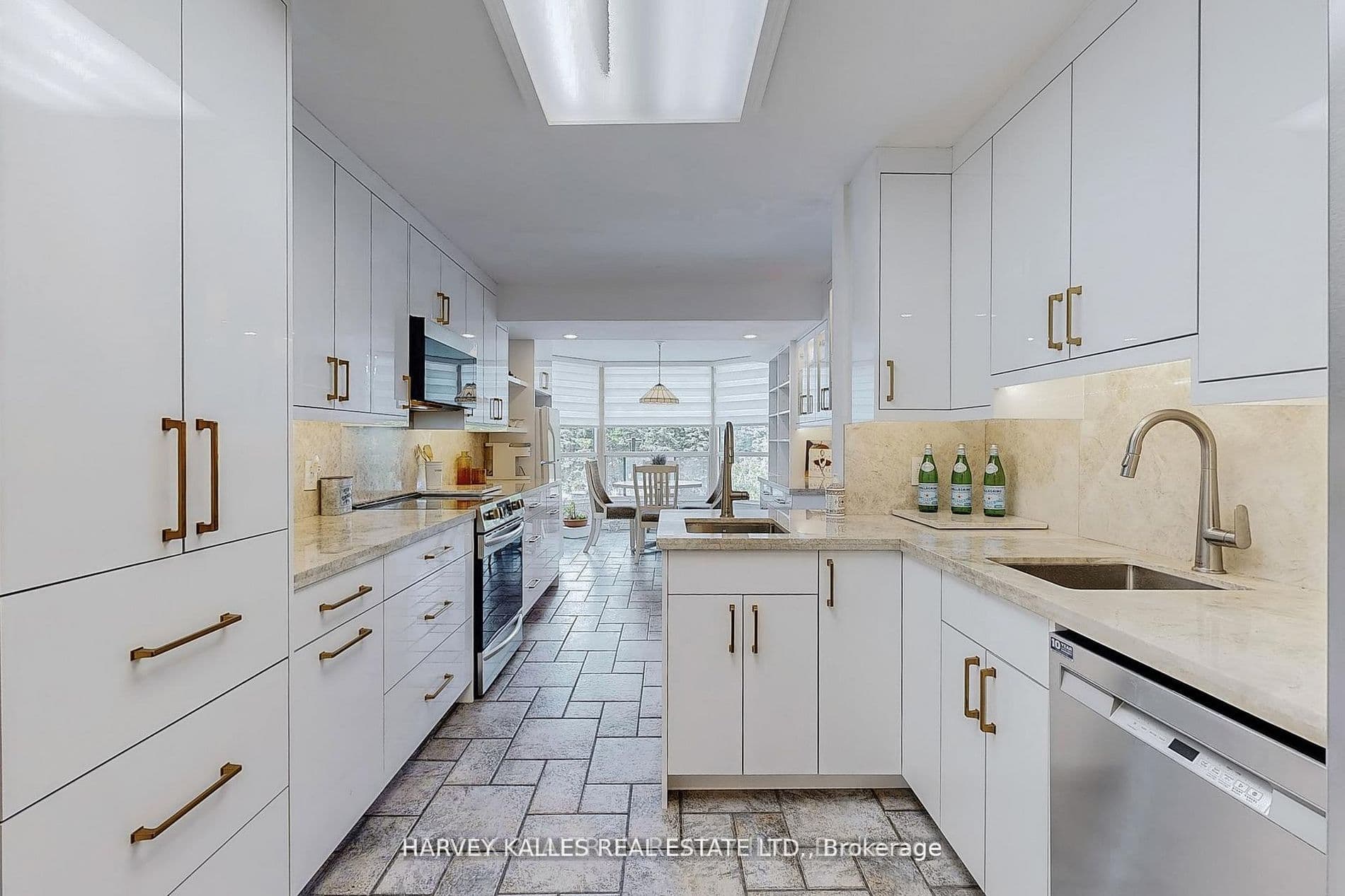 7300 Yonge Street 311, Vaughan, ON L4J 7Y5