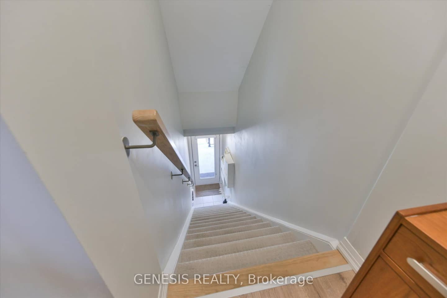 1145 E Journeyman Lane E 243, Mississauga, ON L5J 0B5