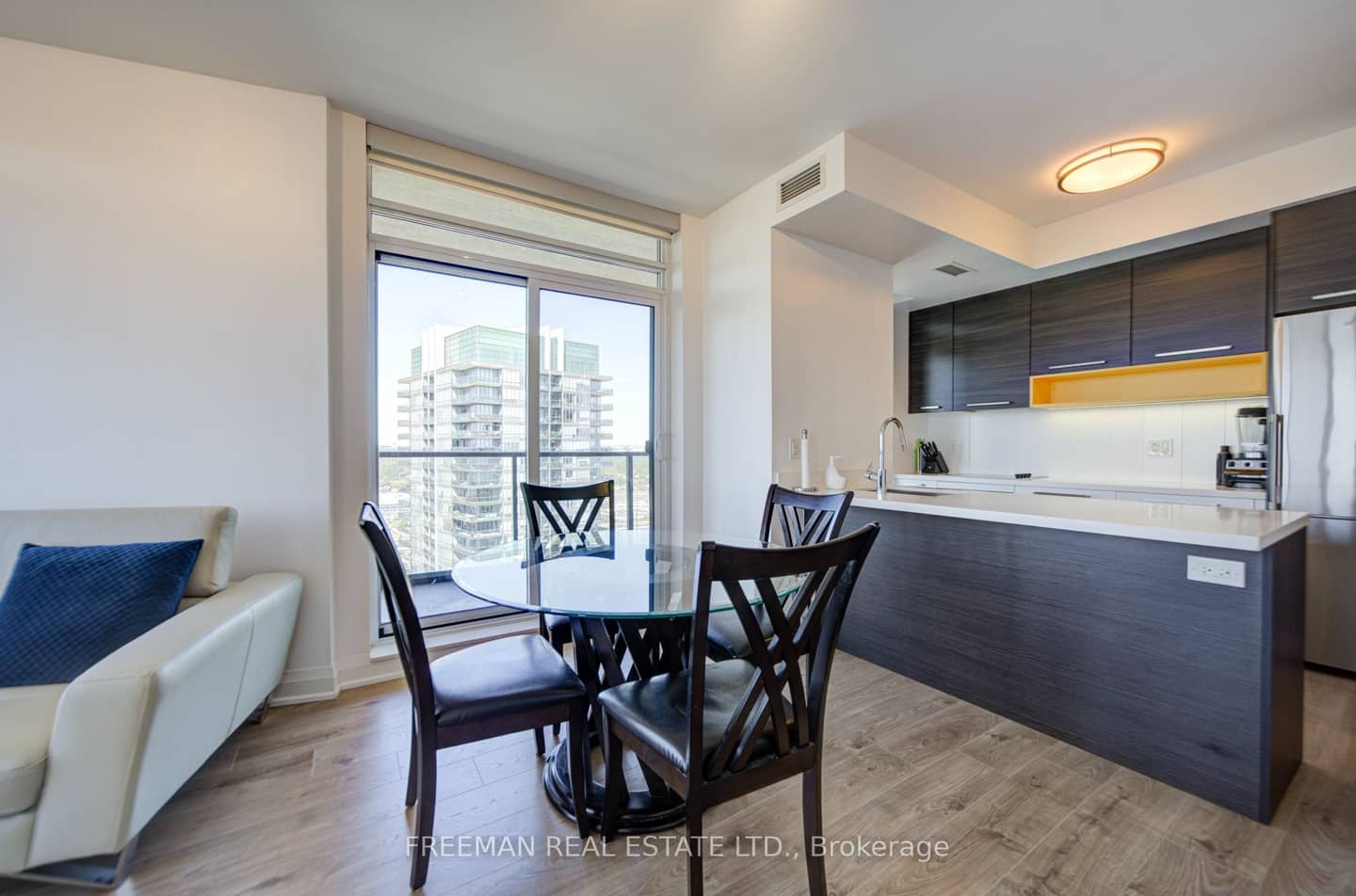 36 Park Lawn Road 2305, Toronto, ON M8V 0E5