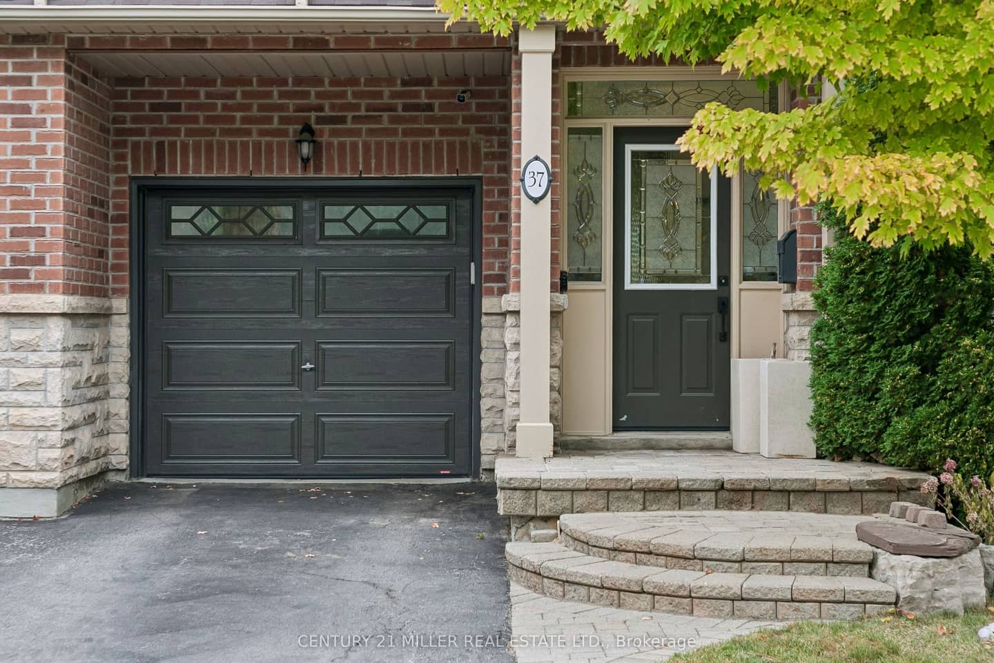 300 Ravineview Way 37, Oakville, ON L6H 7J1