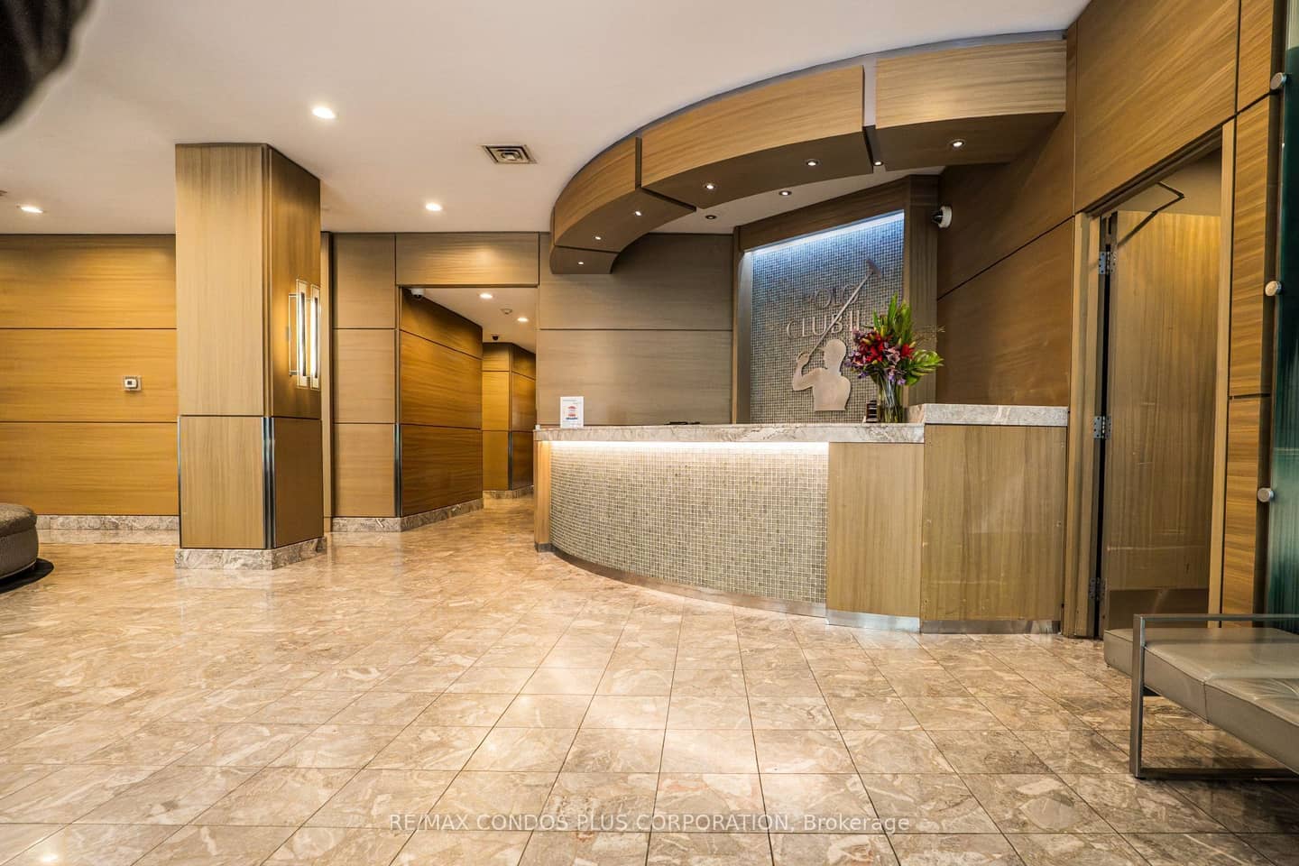 44 St Joseph Street 1811, Toronto, ON M4Y 2W4