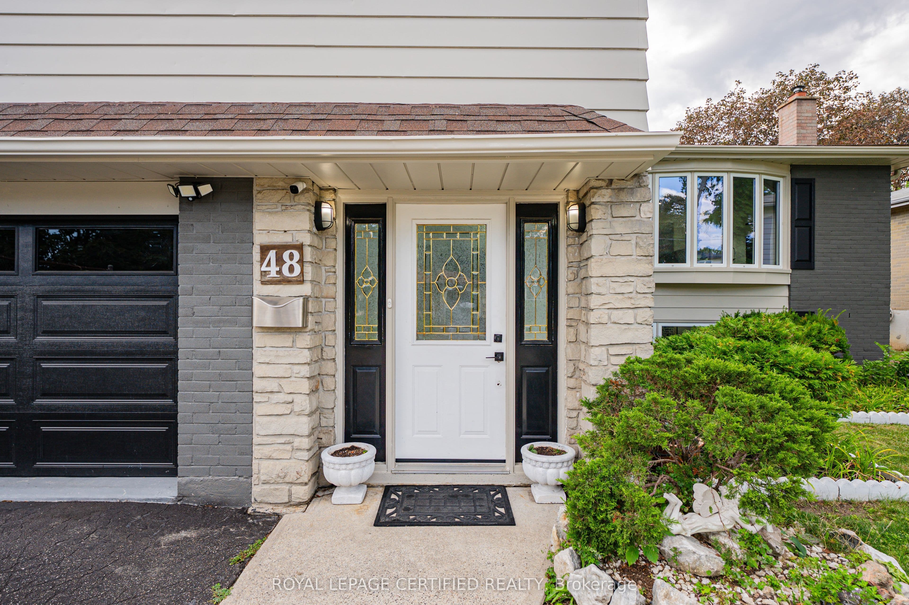 48 Highcastle Road, Toronto, ON M1E 4N1