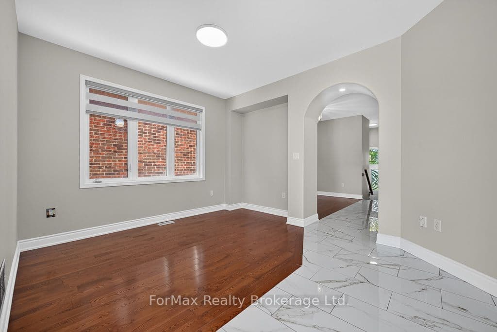 35 Seascape Crescent, Brampton, ON L6P 3C5