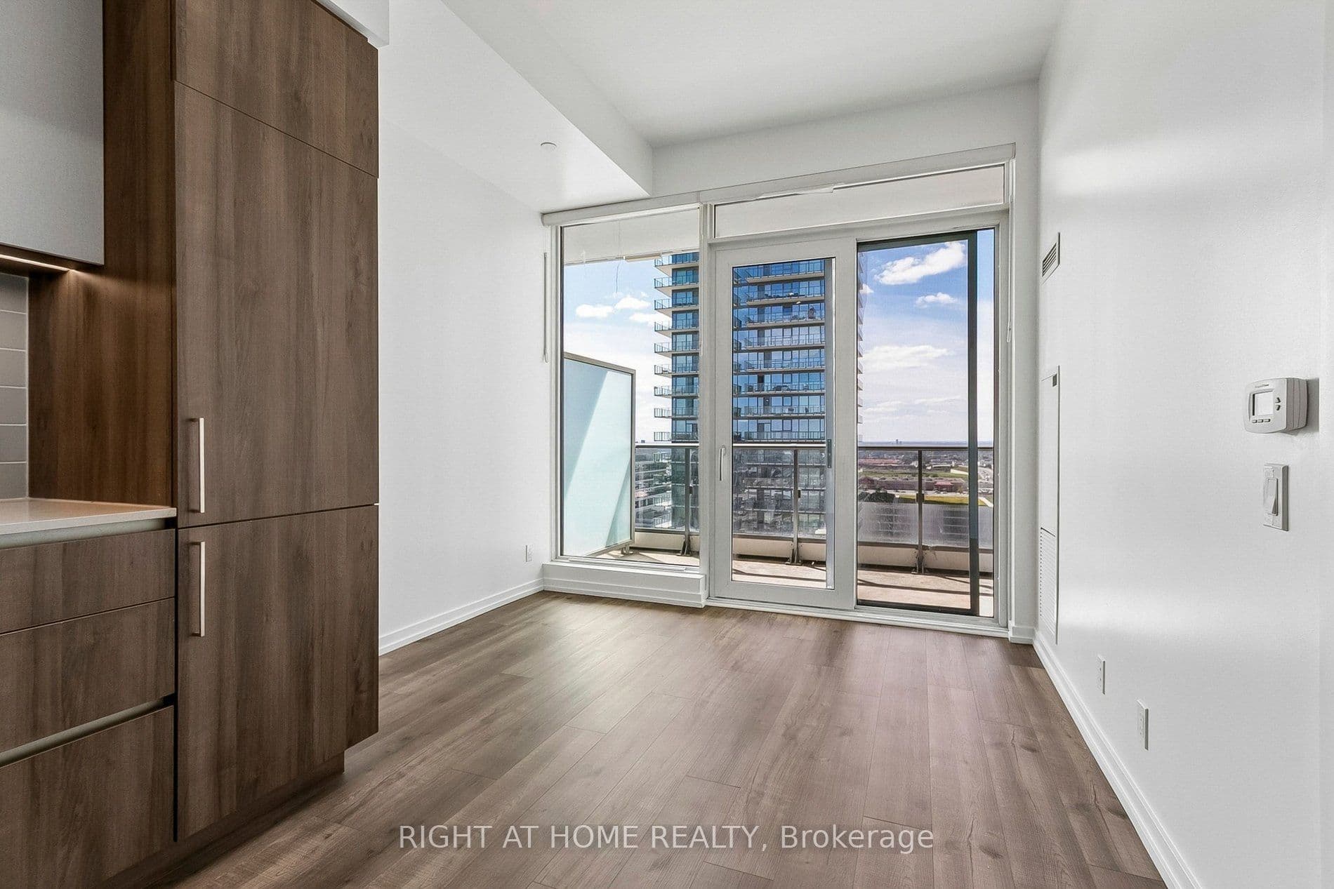 7890 JANE Street 1705, Vaughan, ON L4K 0K9
