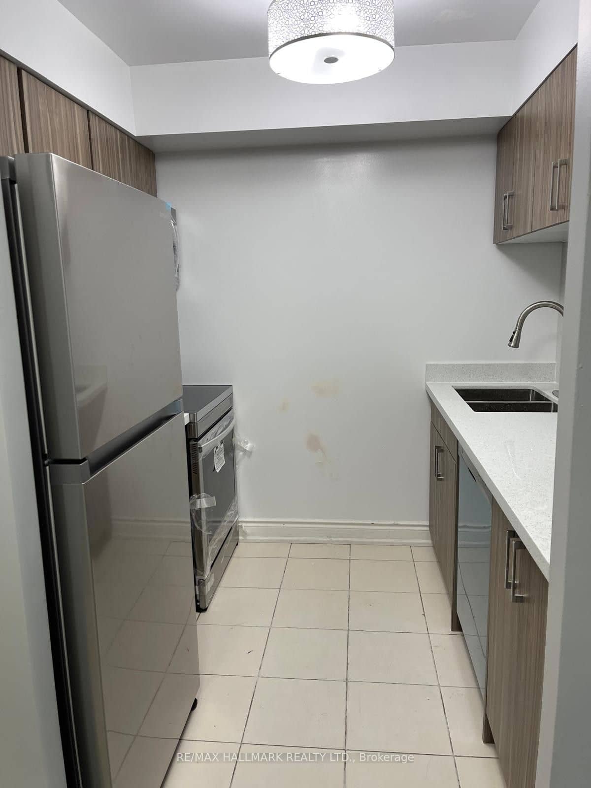 70 Town Centre Court 1805, Toronto, ON M1P 0B2