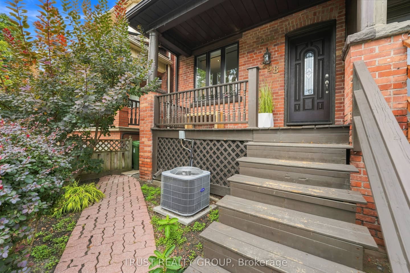 298 Garden Avenue, Toronto, ON M6R 1J6