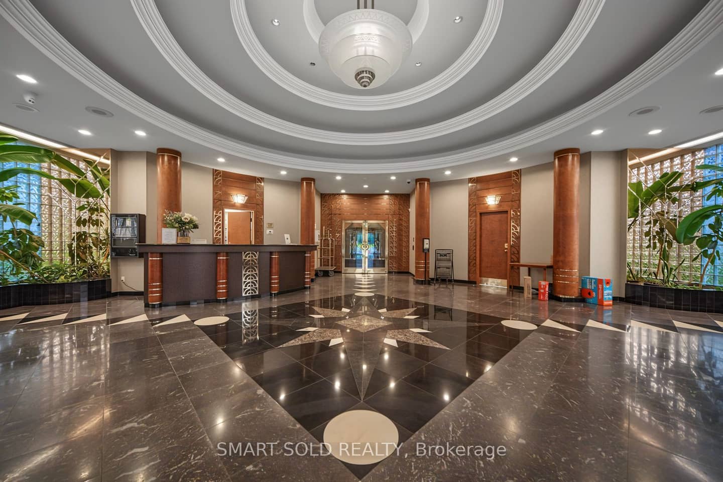 28 Hollywood Avenue 205, Toronto, ON M2N 6S4