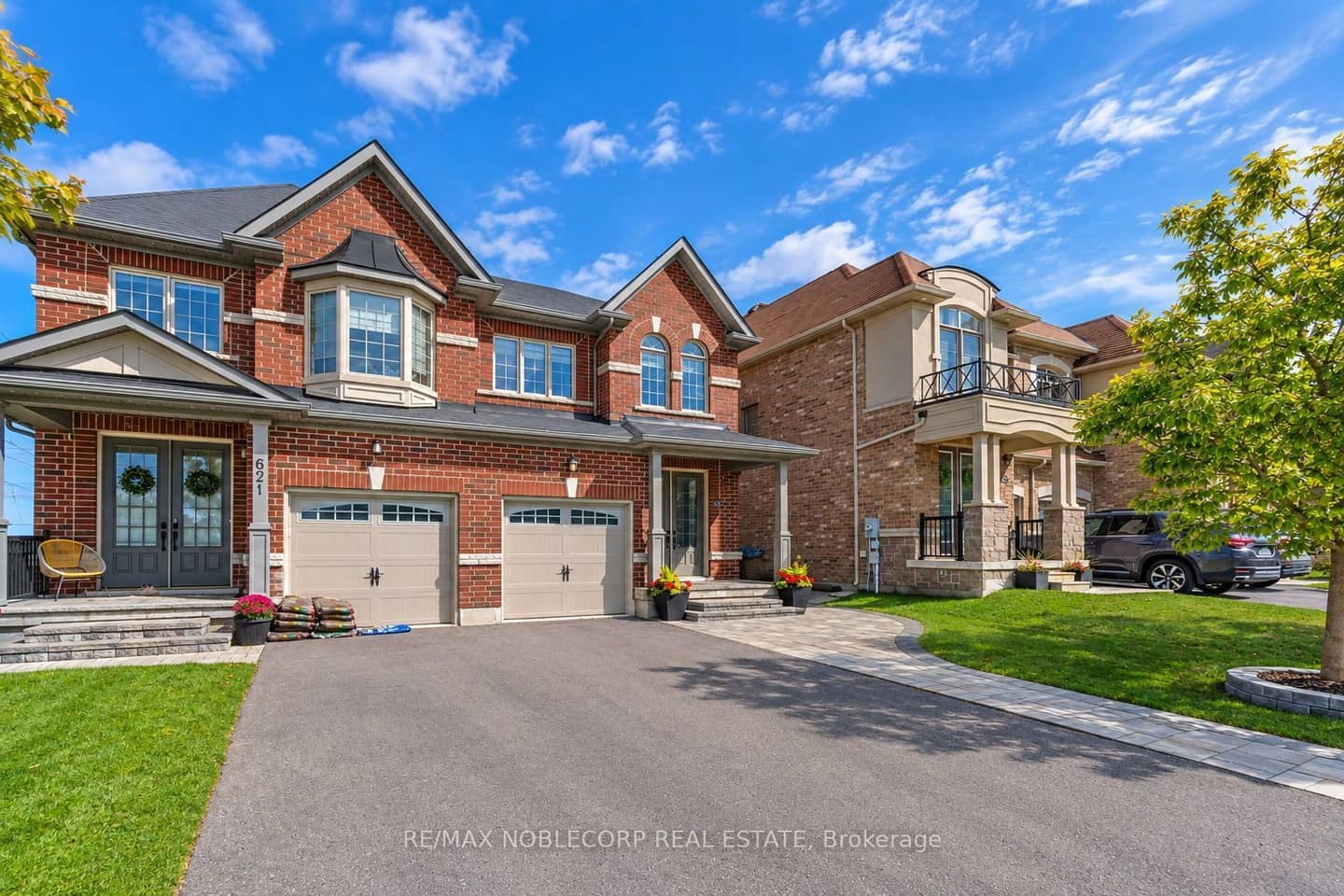 619 Sweetwater Crescent, Newmarket, ON L3X 0H5