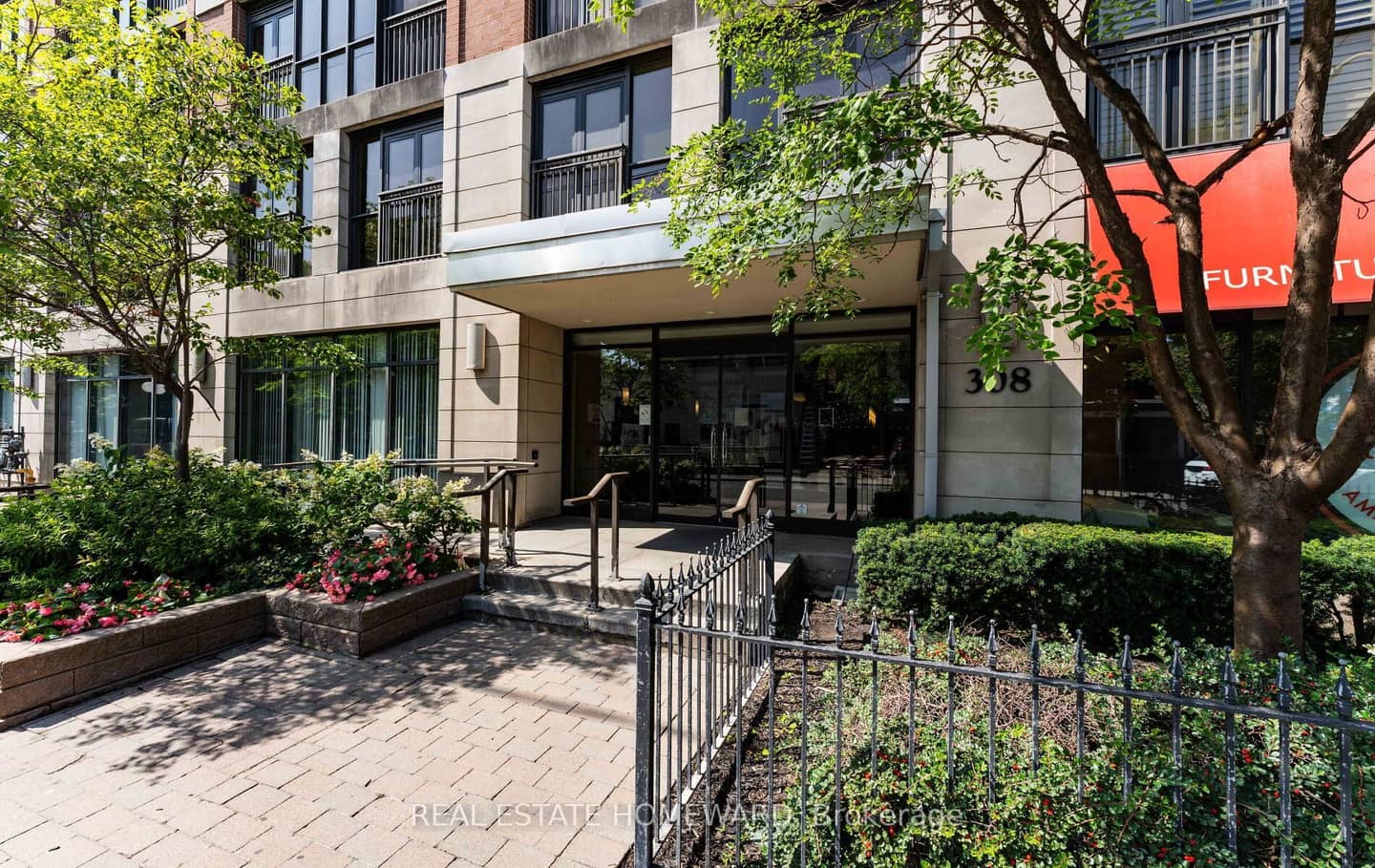 308 Palmerston Avenue 601, Toronto, ON M6J 3X9