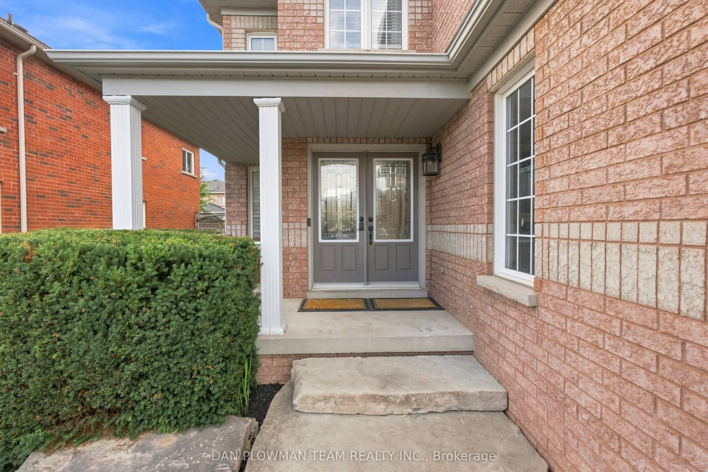 102 Southfield Avenue, Clarington, ON L1E 3J9