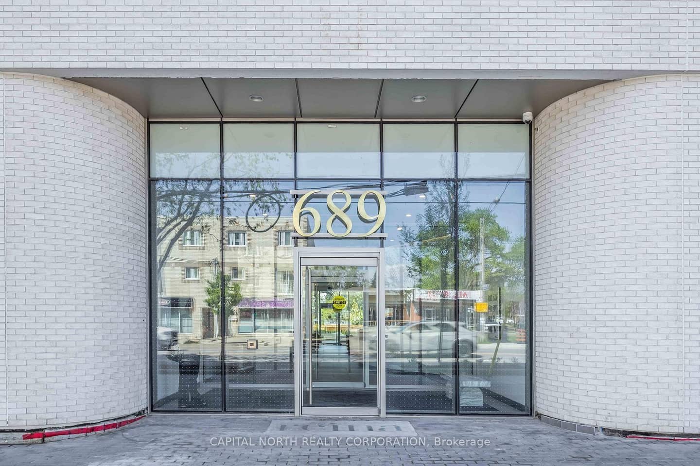 689 The Queensway 709, Toronto, ON M8Y 0C8
