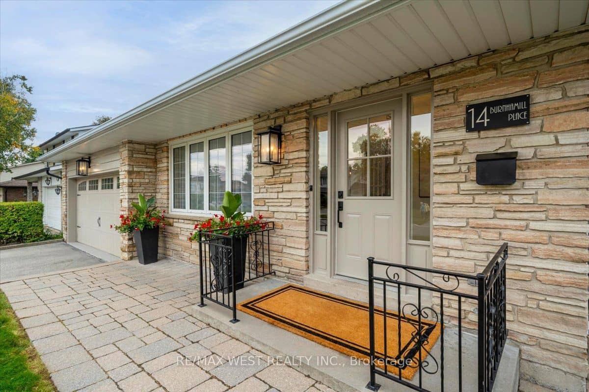 14 Burnhamill Place, Toronto, ON M9C 3S4