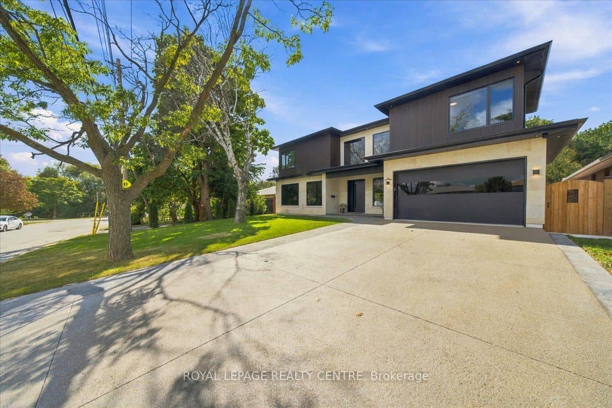 116 Elmcrest Road, Toronto, ON M9C 3R9