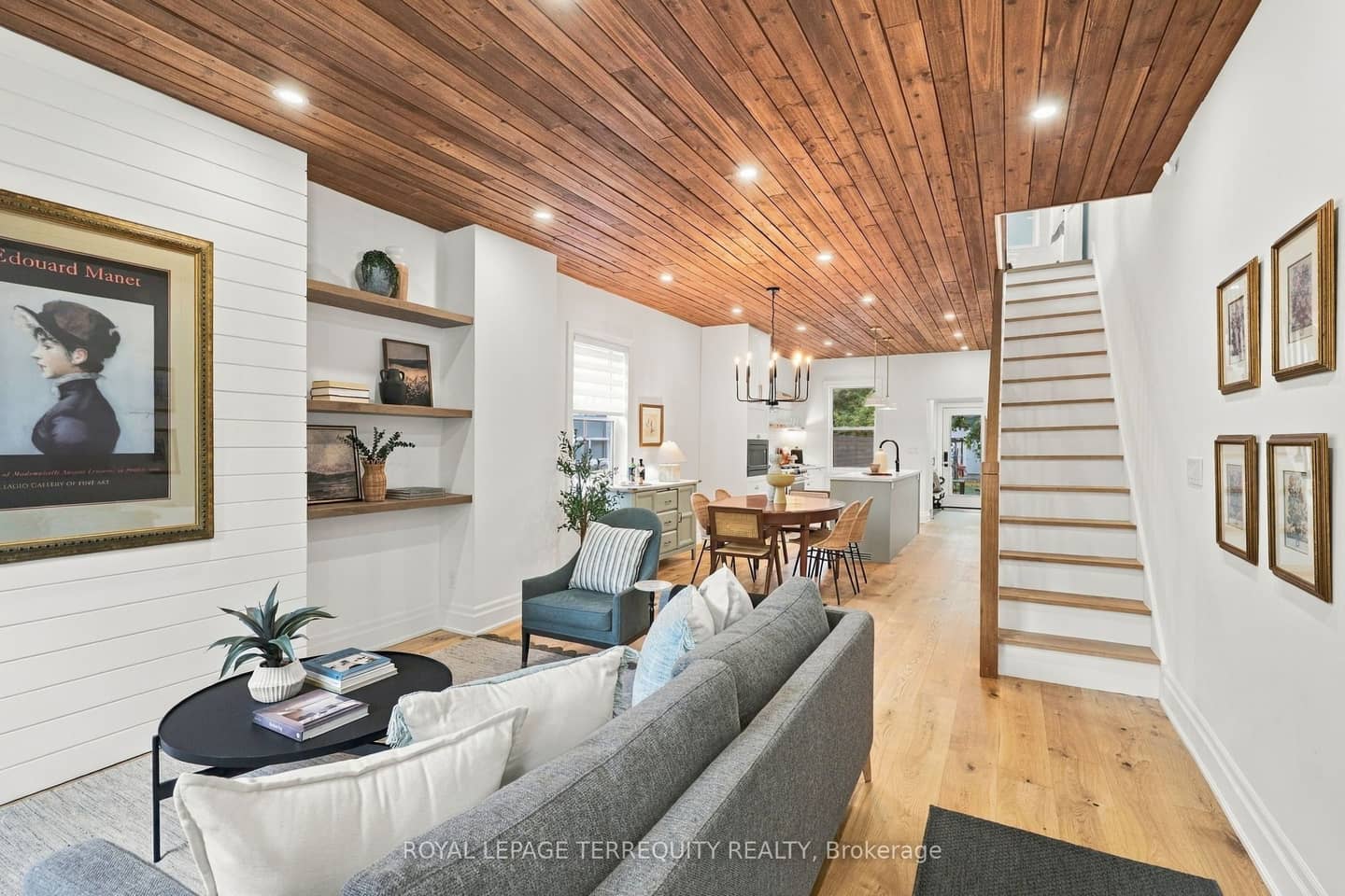 112 Maria Street, Toronto, ON M6P 1W4