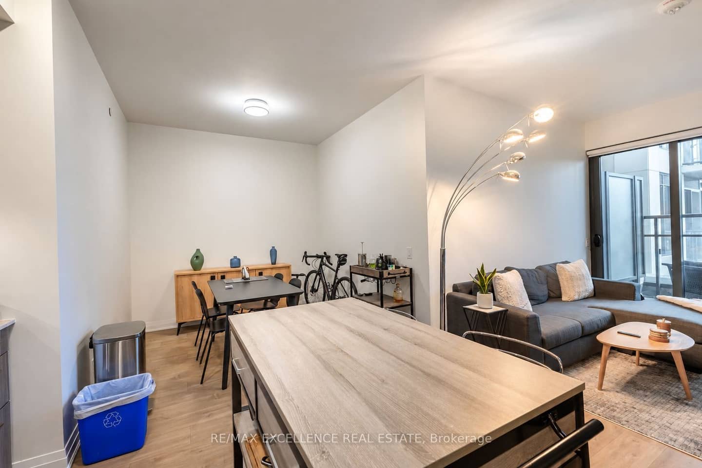 280 Howland Avenue 330, Toronto, ON M5R 0C3