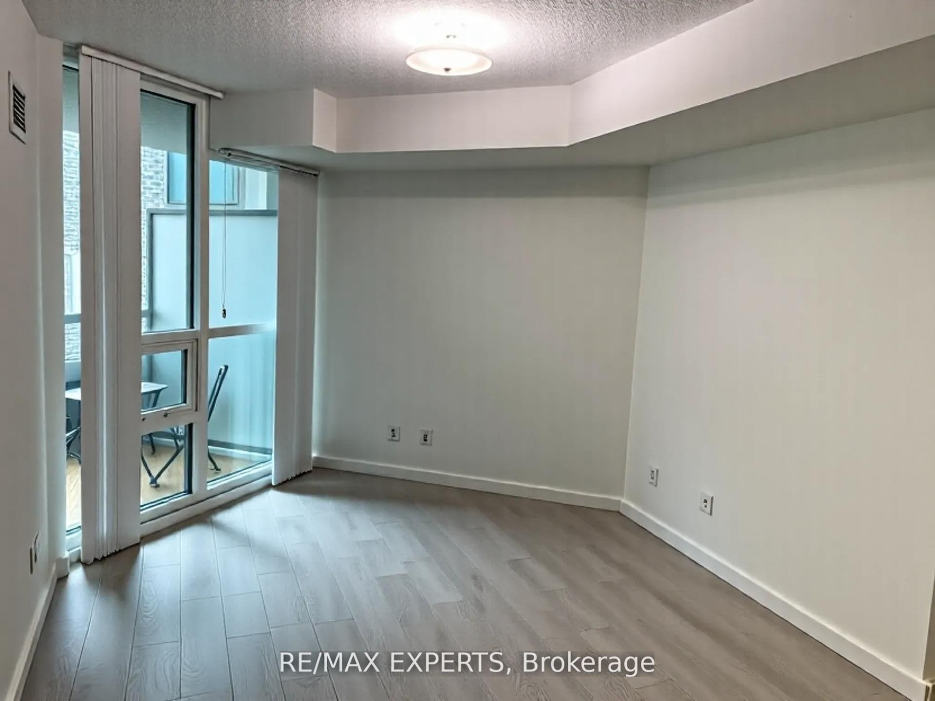 25 Lower Simcoe Street 728, Toronto, ON M5J 3A1