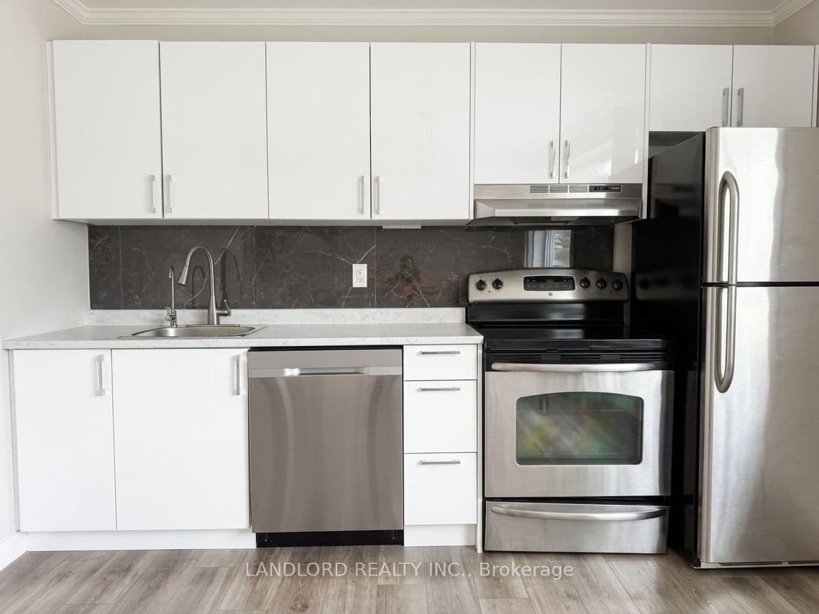 92 Trethewey Drive 5, Toronto, ON M6M 4B4