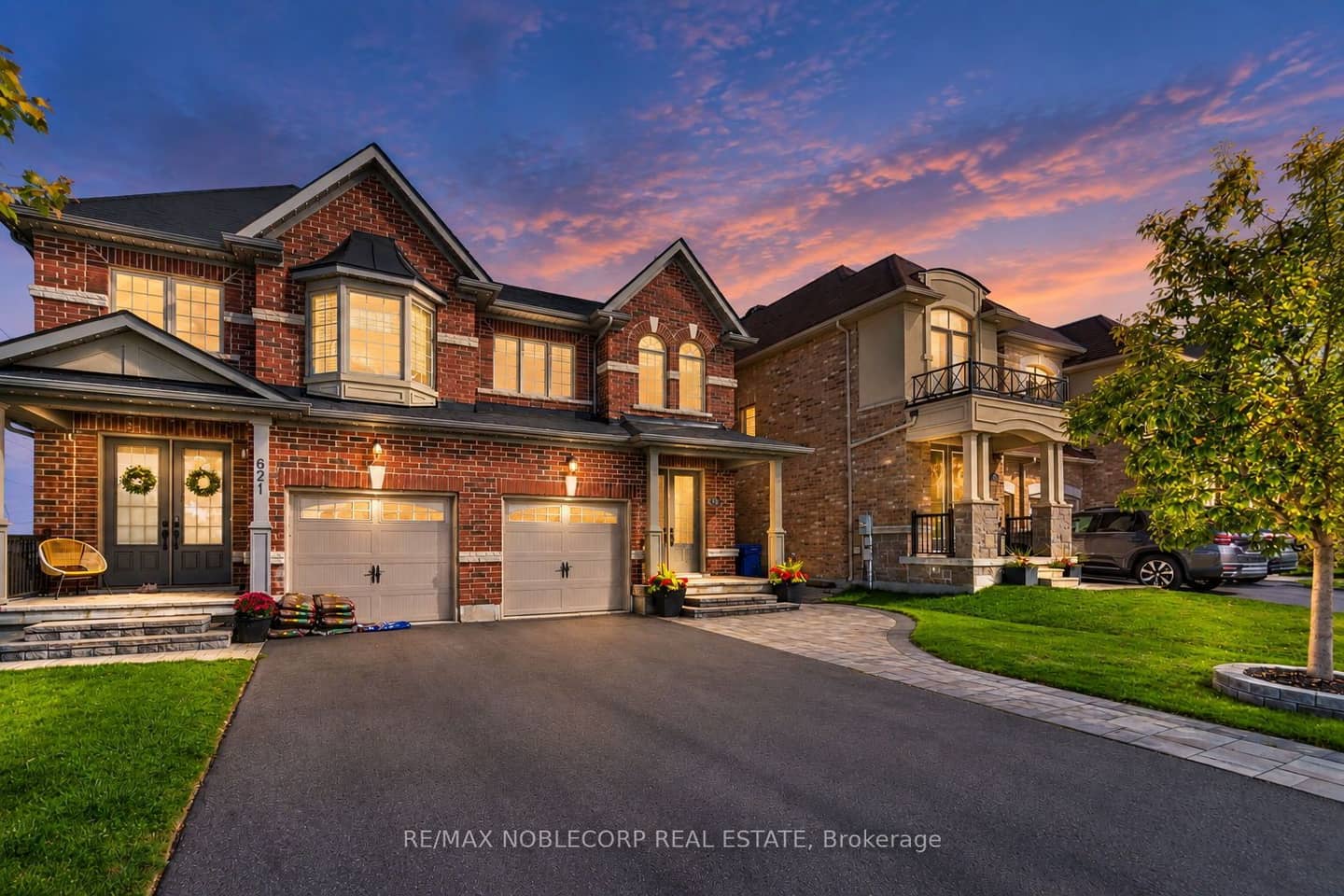 619 Sweetwater Crescent, Newmarket, ON L3X 0H5