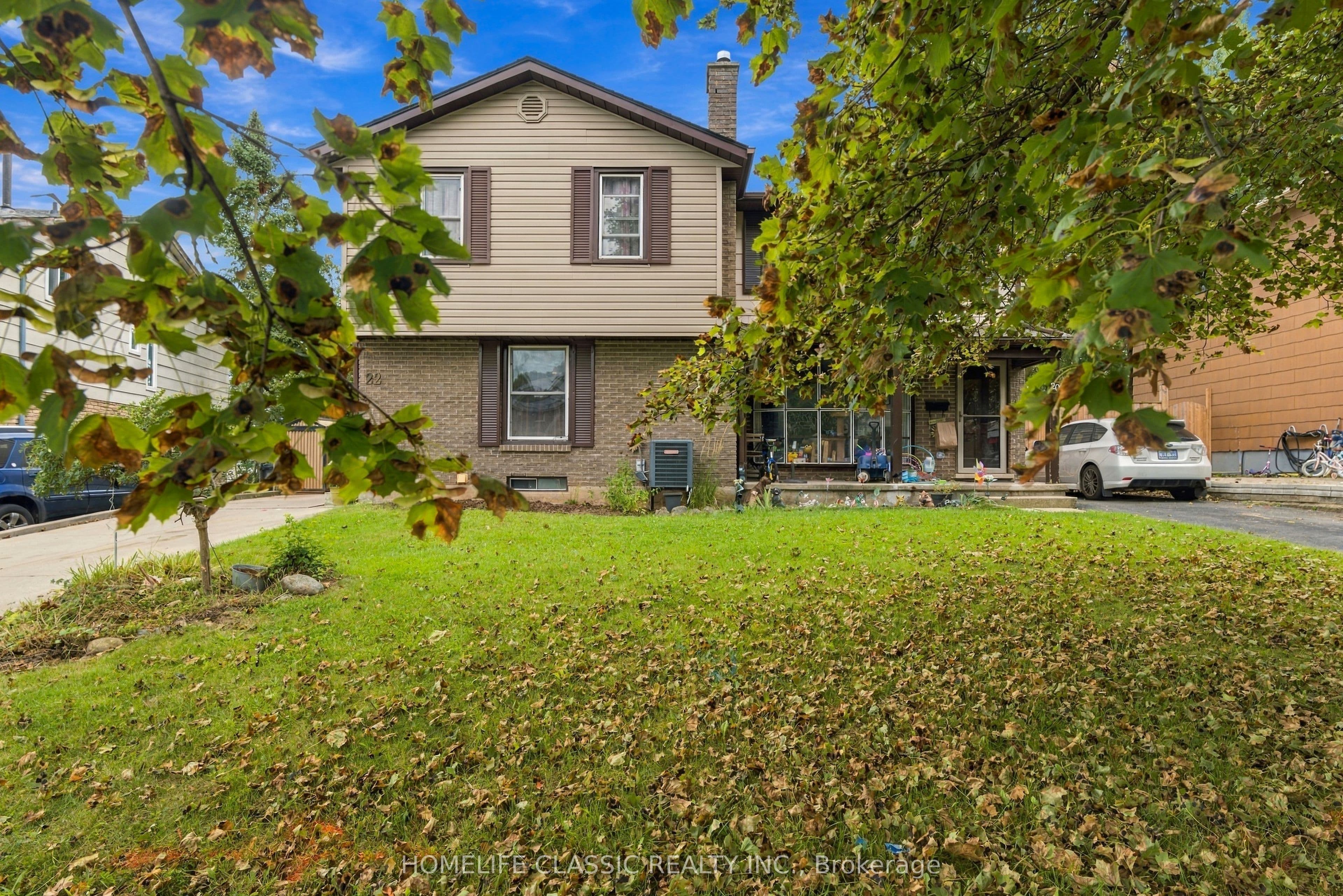 22 Frobisher Court, Cambridge, ON N1R 6Z5