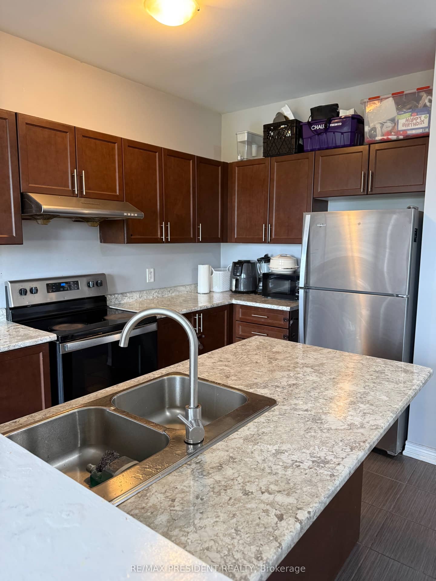 98 Davenfield Circle, Brampton, ON L6P 4M1