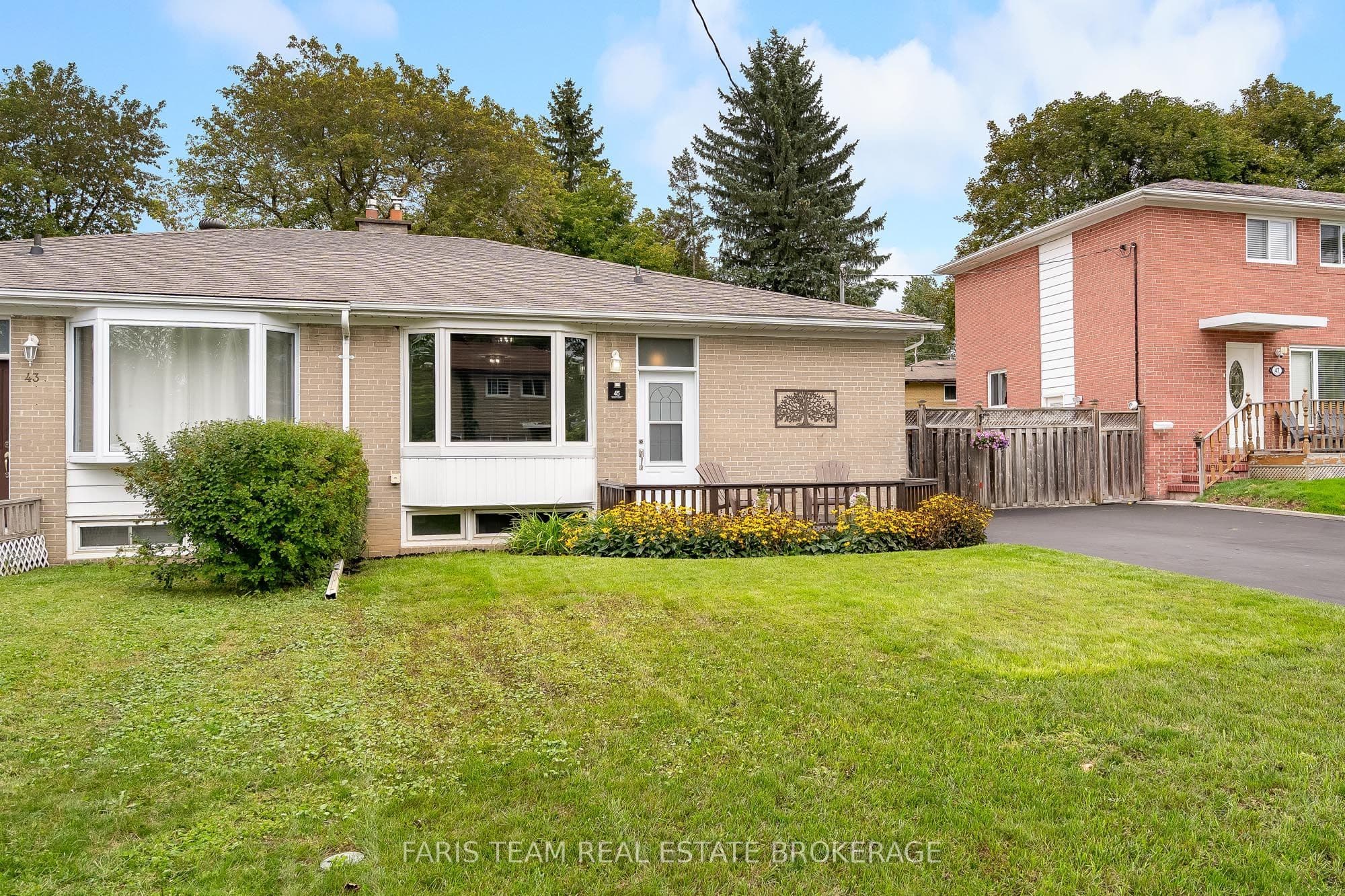 45 Bailey Crescent, Aurora, ON L4G 2B2