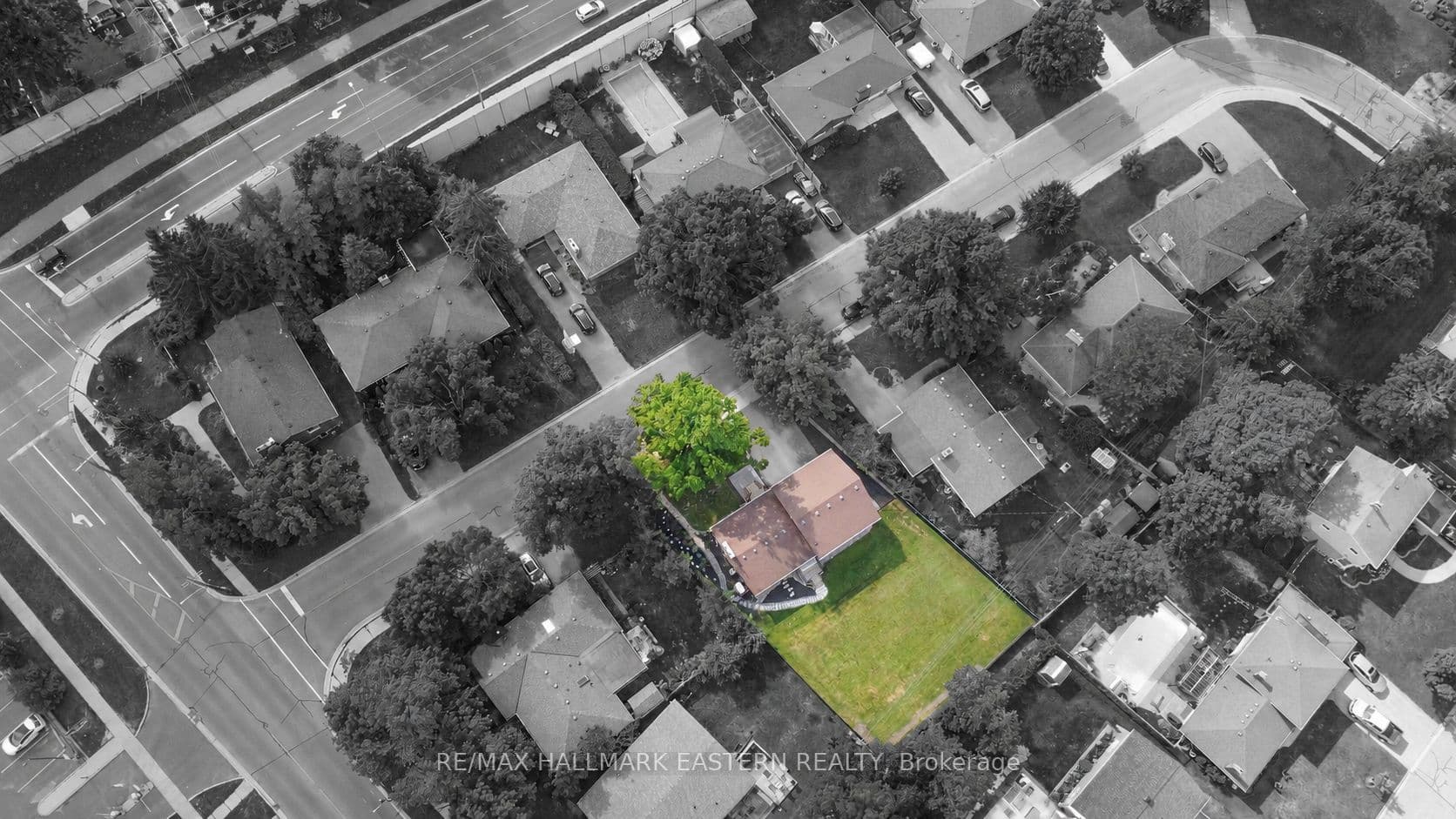 780 Hopkins Avenue, Peterborough, ON K9J 4Y8