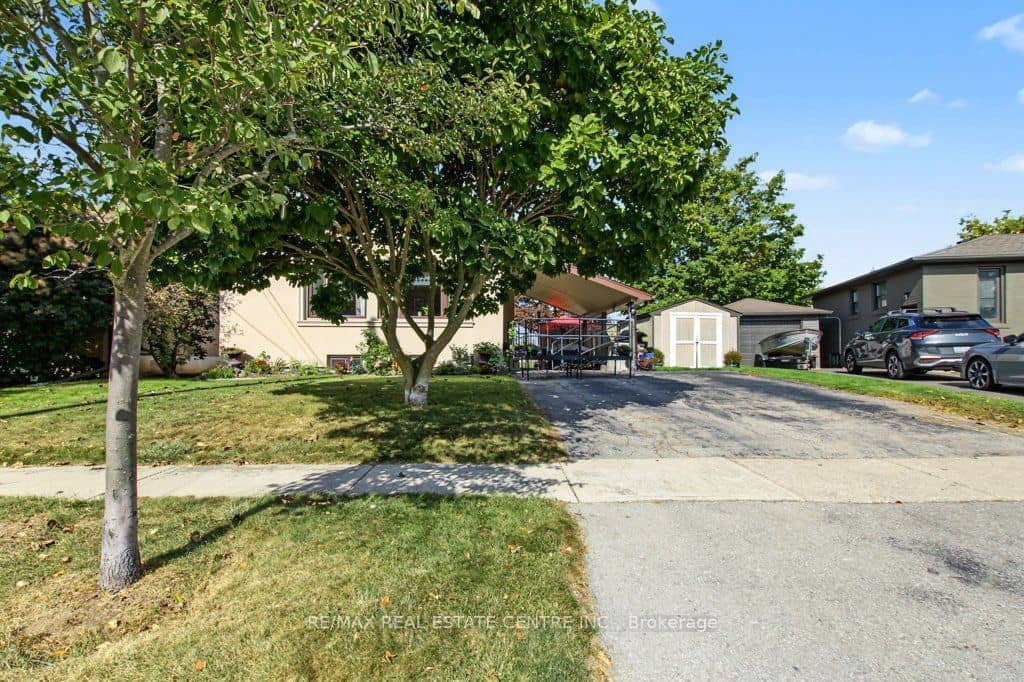 15 Norton Crescent, Halton Hills, ON L7P 1G9