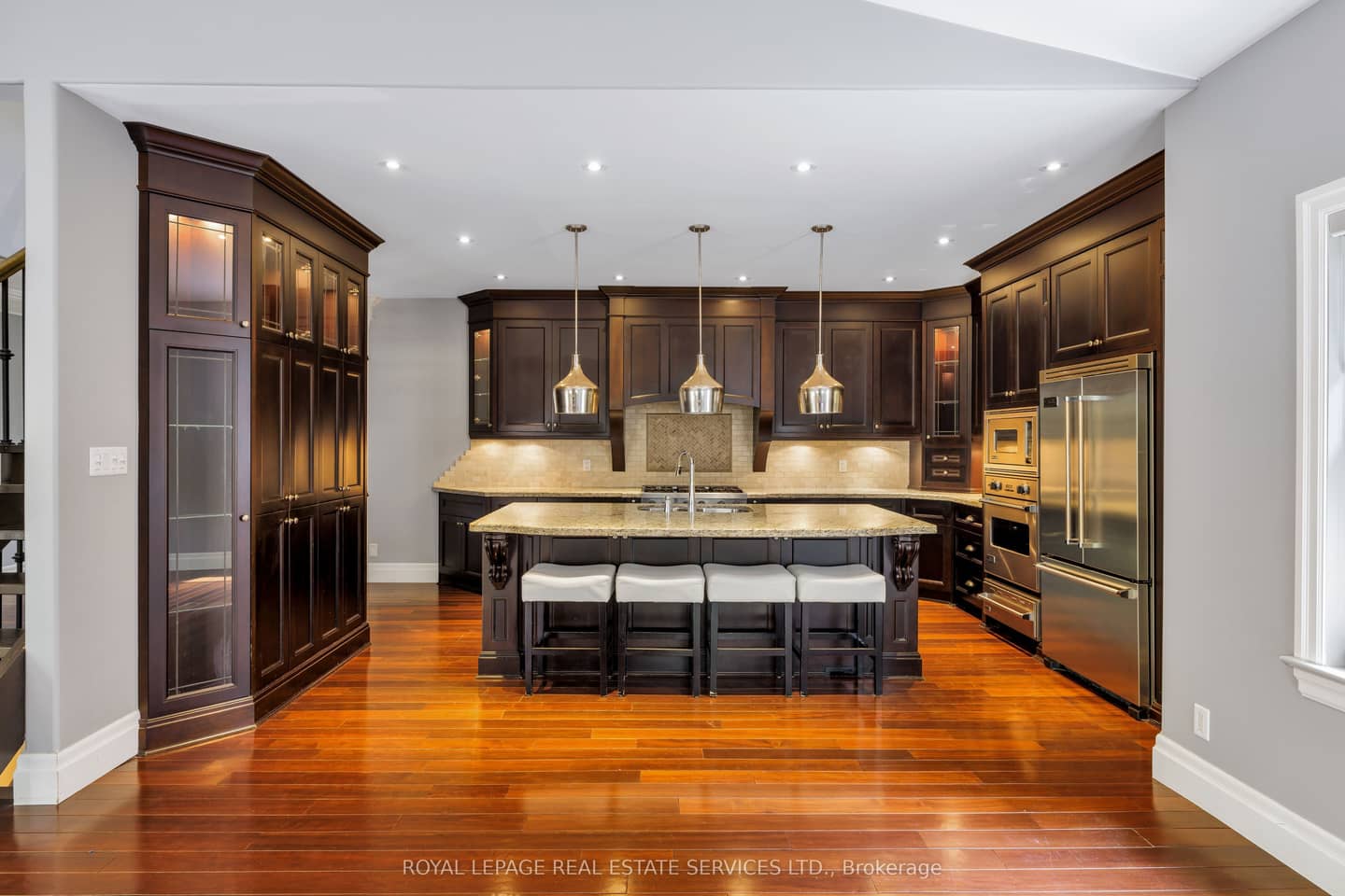 1387 Willowdown Road, Oakville, ON L6L 1X2
