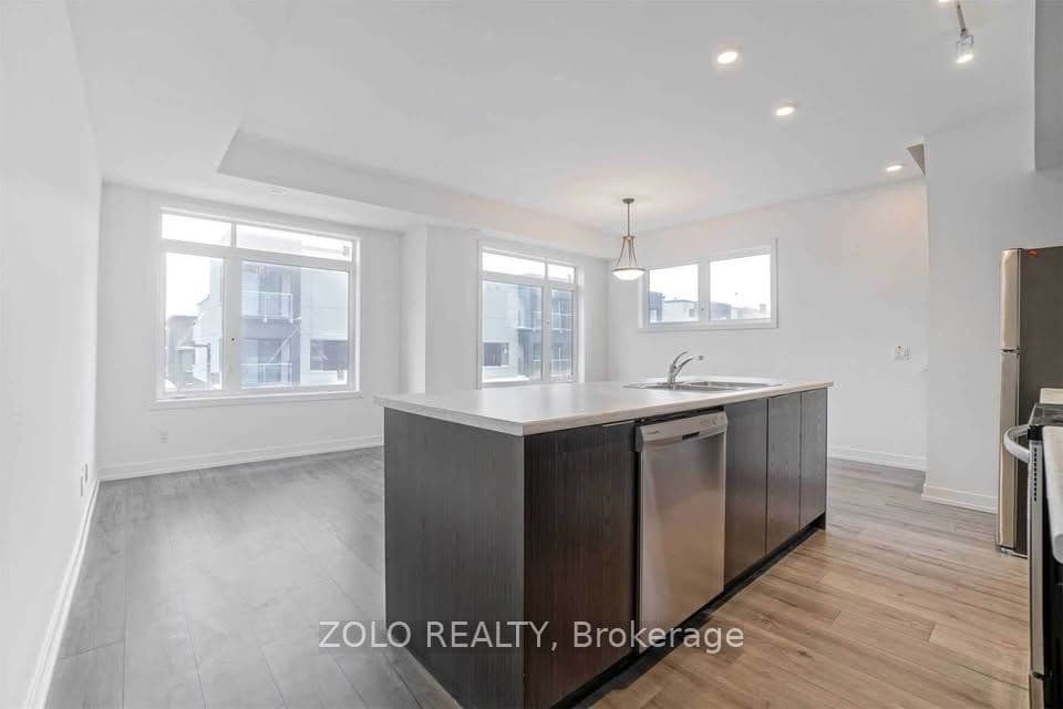 3058 Sixth Line 318, Oakville, ON L6M 1P8