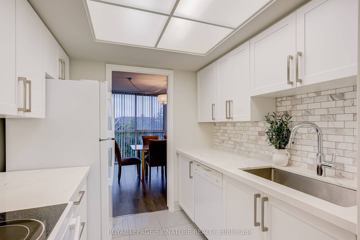 880 Dundas Street W 405, Mississauga, ON L5C 4H3