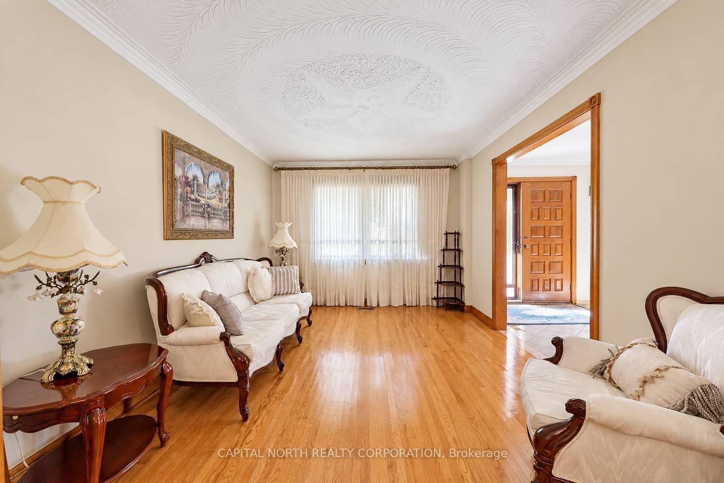 30 Cartwright Avenue, Toronto, ON M6A 1T7