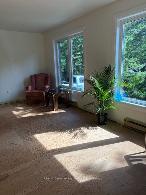 167 NW Tall Pines Drive NW, Tiny, ON L9M 0H4