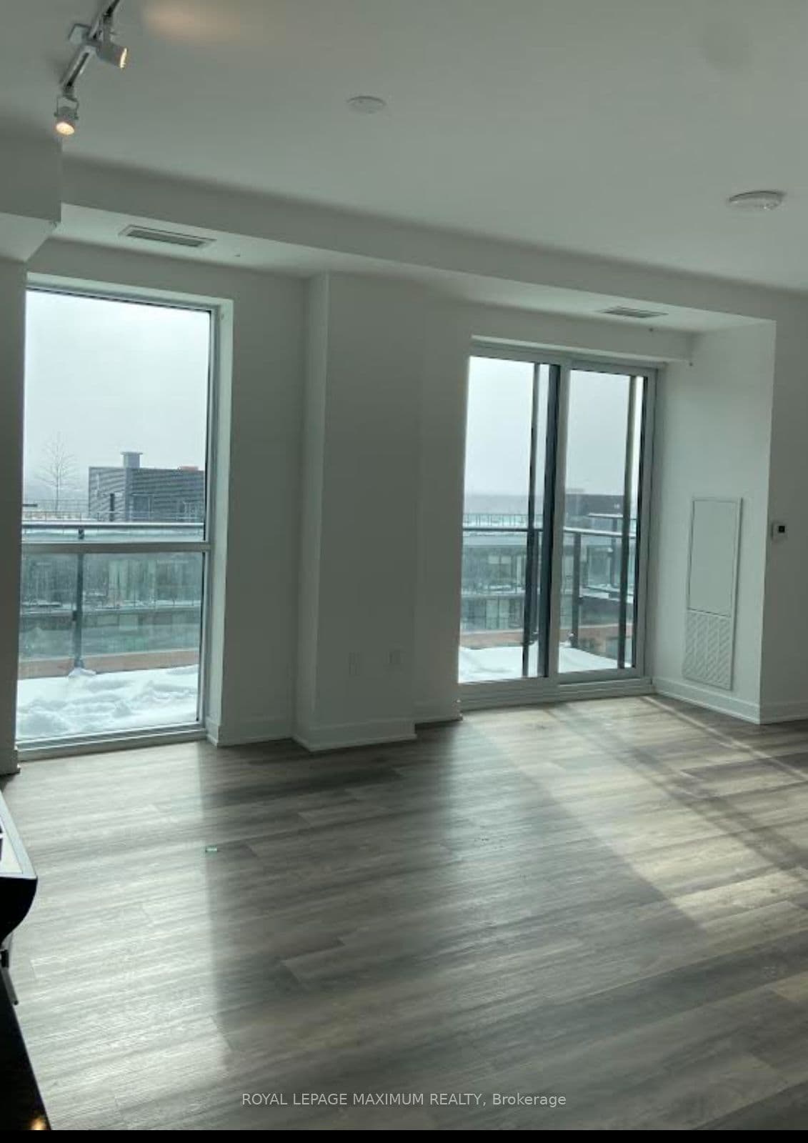 100 Eagle Rock Way 1012, Vaughan, ON L6A 5B9