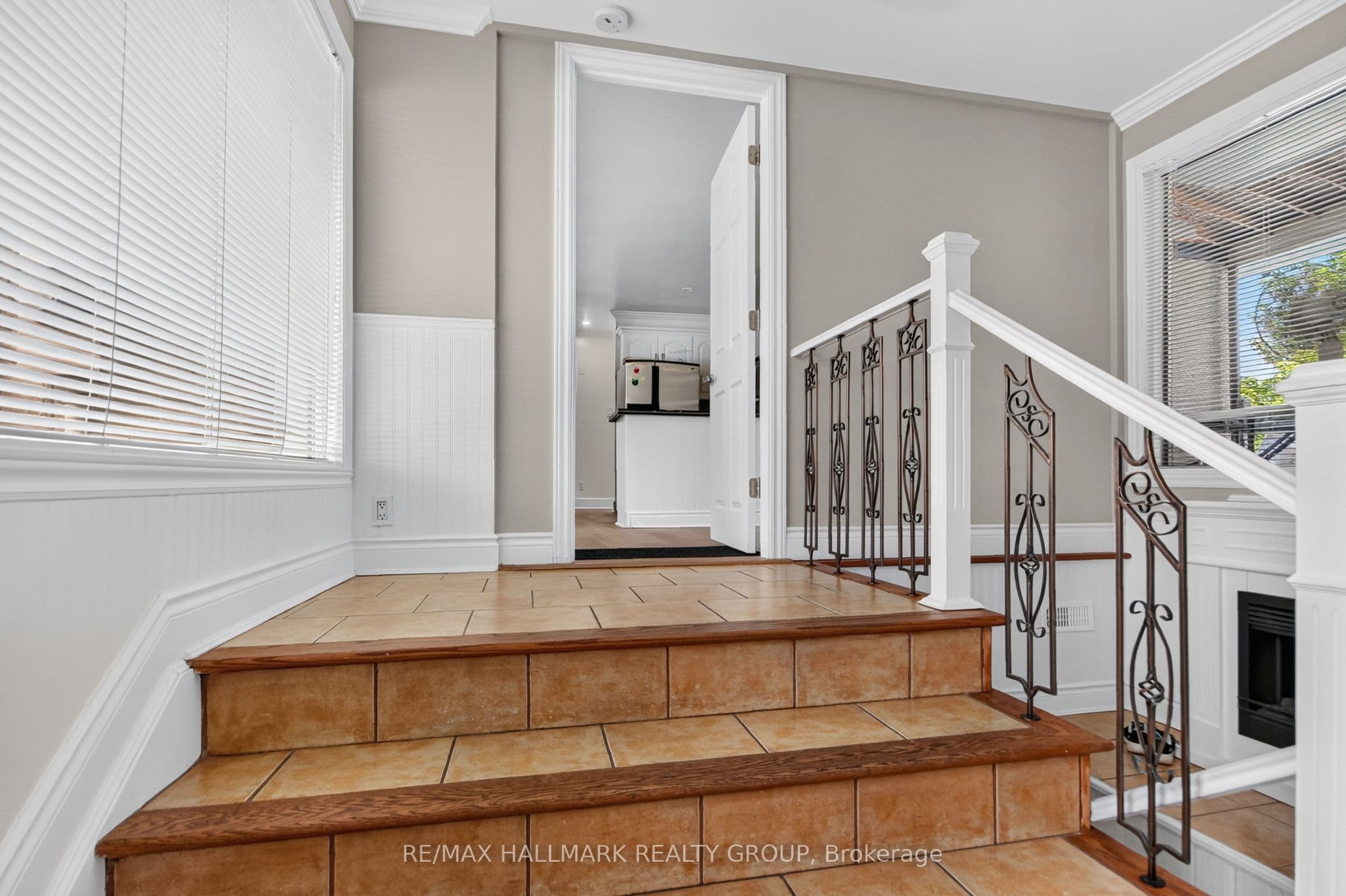 1125 Kenaston Street, Cyrville - Carson Grove - Pineview, ON K1B 3P1