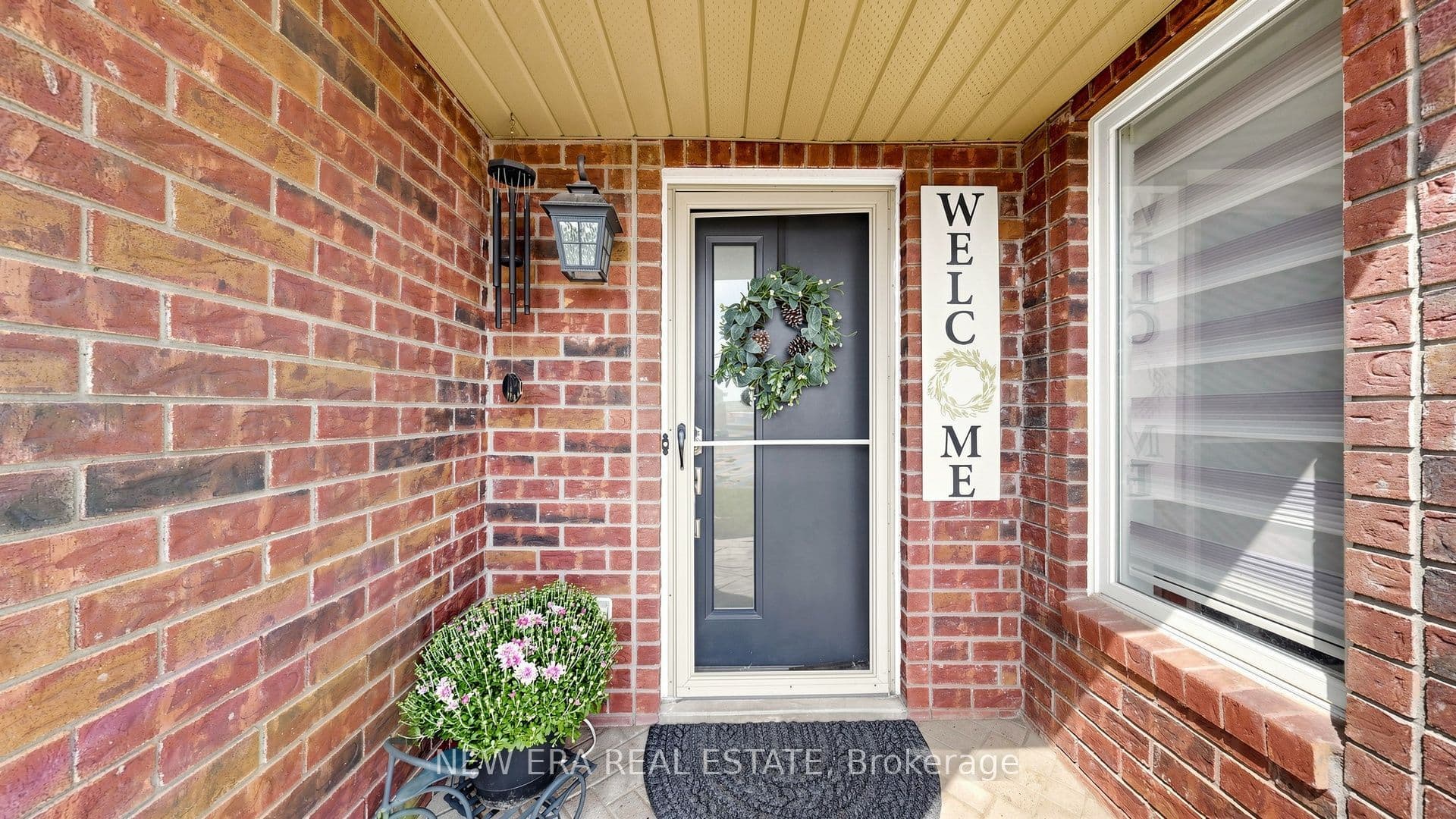 30 Harrogate Court, Barrie, ON L4M 0B9