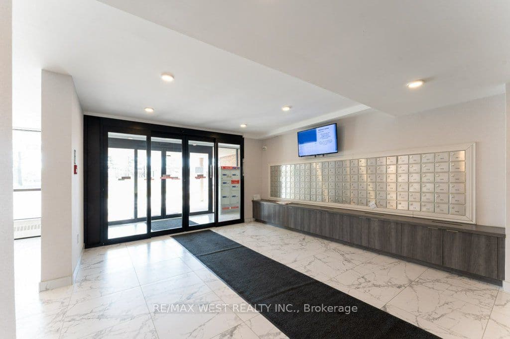 3501 Glen Erin Drive 1001, Mississauga, ON L5L 2E9