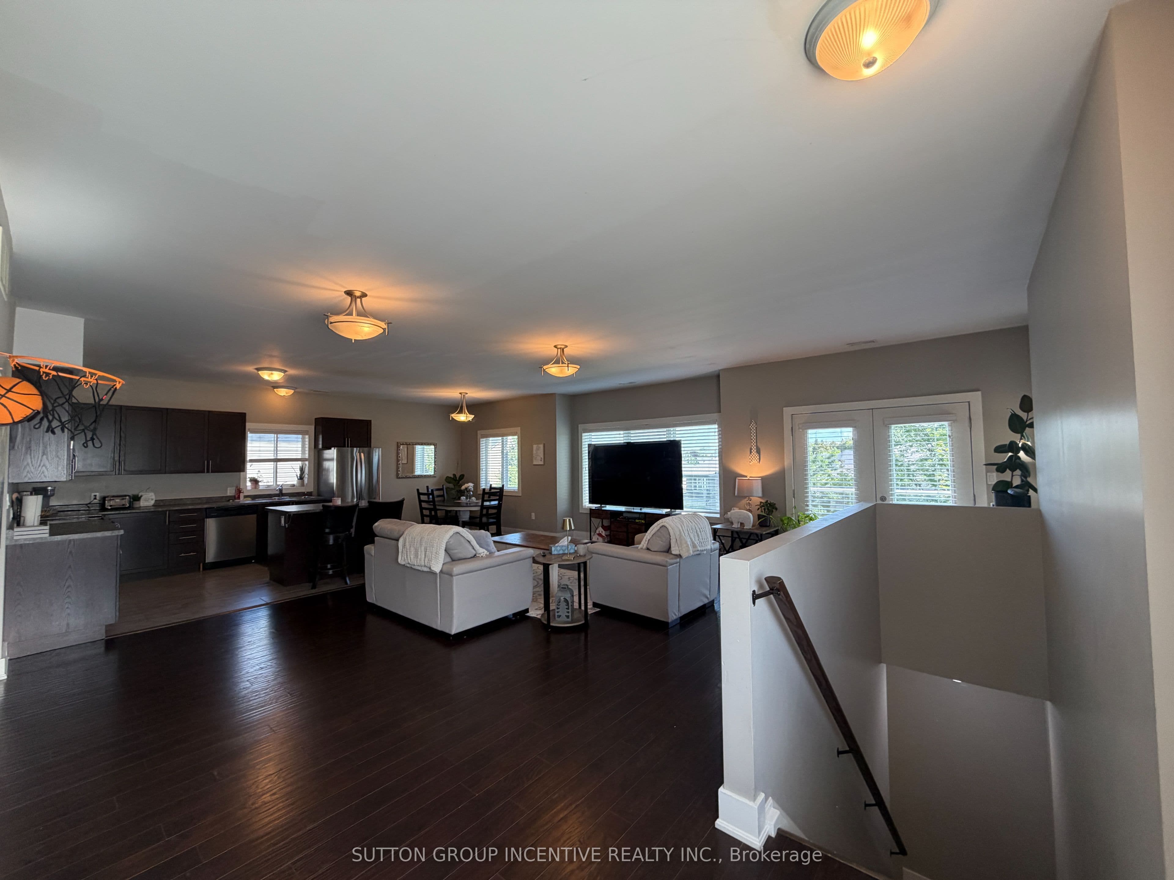 3929 WOOD Avenue, Severn, ON L3V 6H3