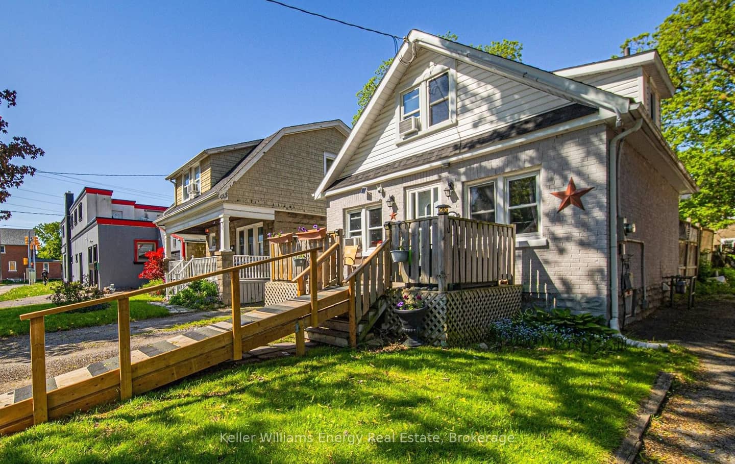 266 Division Street, Oshawa, ON L1G 5M7