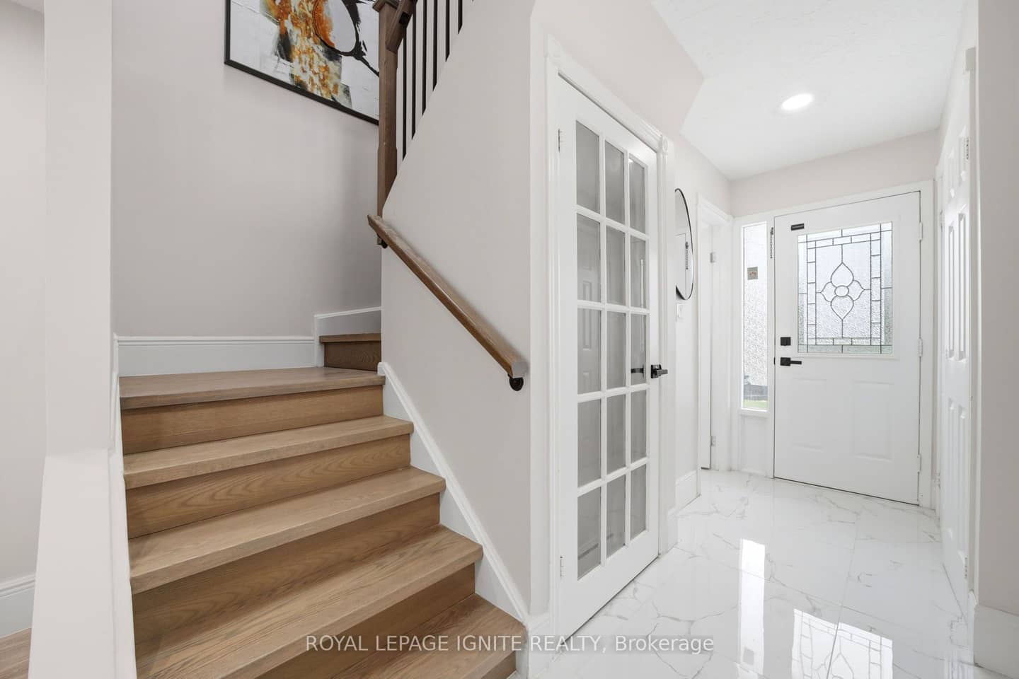 26 Winston Crescent, Whitby, ON L1N 6Y1