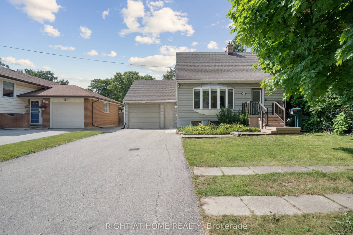 2343 Mountainside Drive, Burlington, ON L7P 1C1