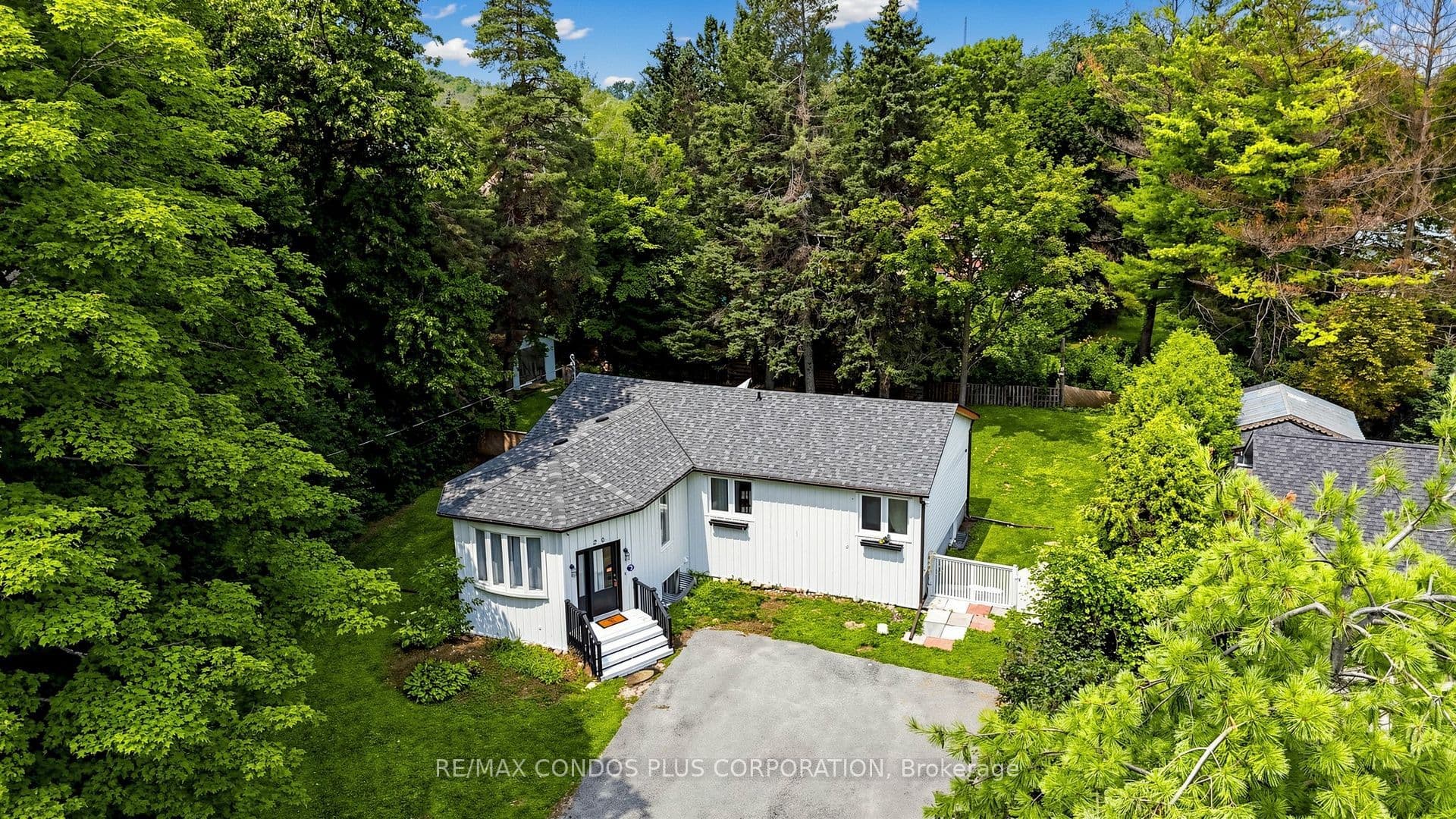 20 Southwood Crescent, Georgina, ON L0E 1R0