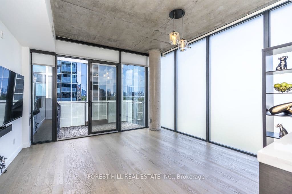 25 Stafford Street 611, Toronto, ON M5V 0G3