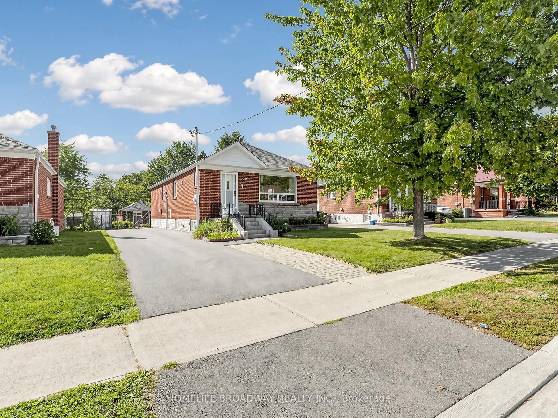 28 Ionview Road, Toronto, ON M1K 2Z4